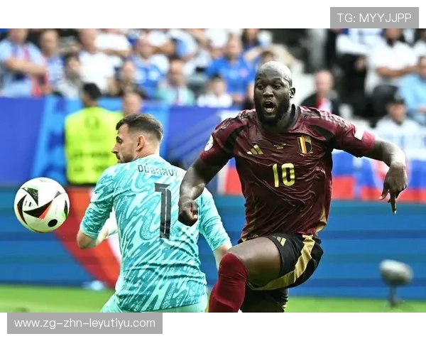 卢卡库强力撞开防守形成单刀，比利时再次接近得分